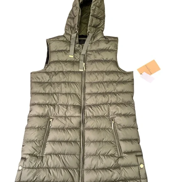 Green Puffer Vest, Zipper Closure, Size Small - Picture 5 of 9